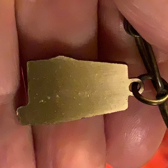 Older Alabama Map Charm Gold-Tone & White Enamel On Gold-Tone Bracelet - Picture 6 of 8